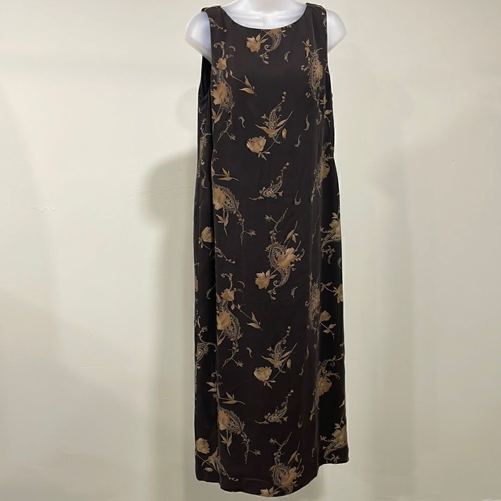 NWOT.  Petite Sophisticate brown floral dress. Size 12 L 100% silk lining.